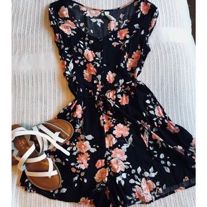 Floral Romper 🌸🌸